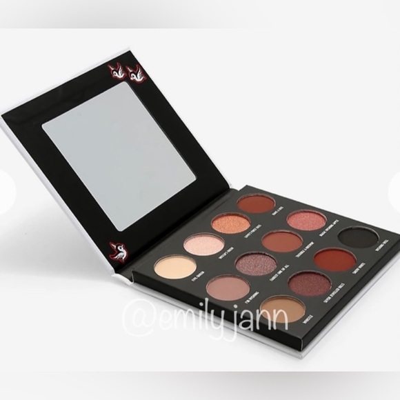 Snow White🍎Eyeshadow Palette - Picture 4 of 11